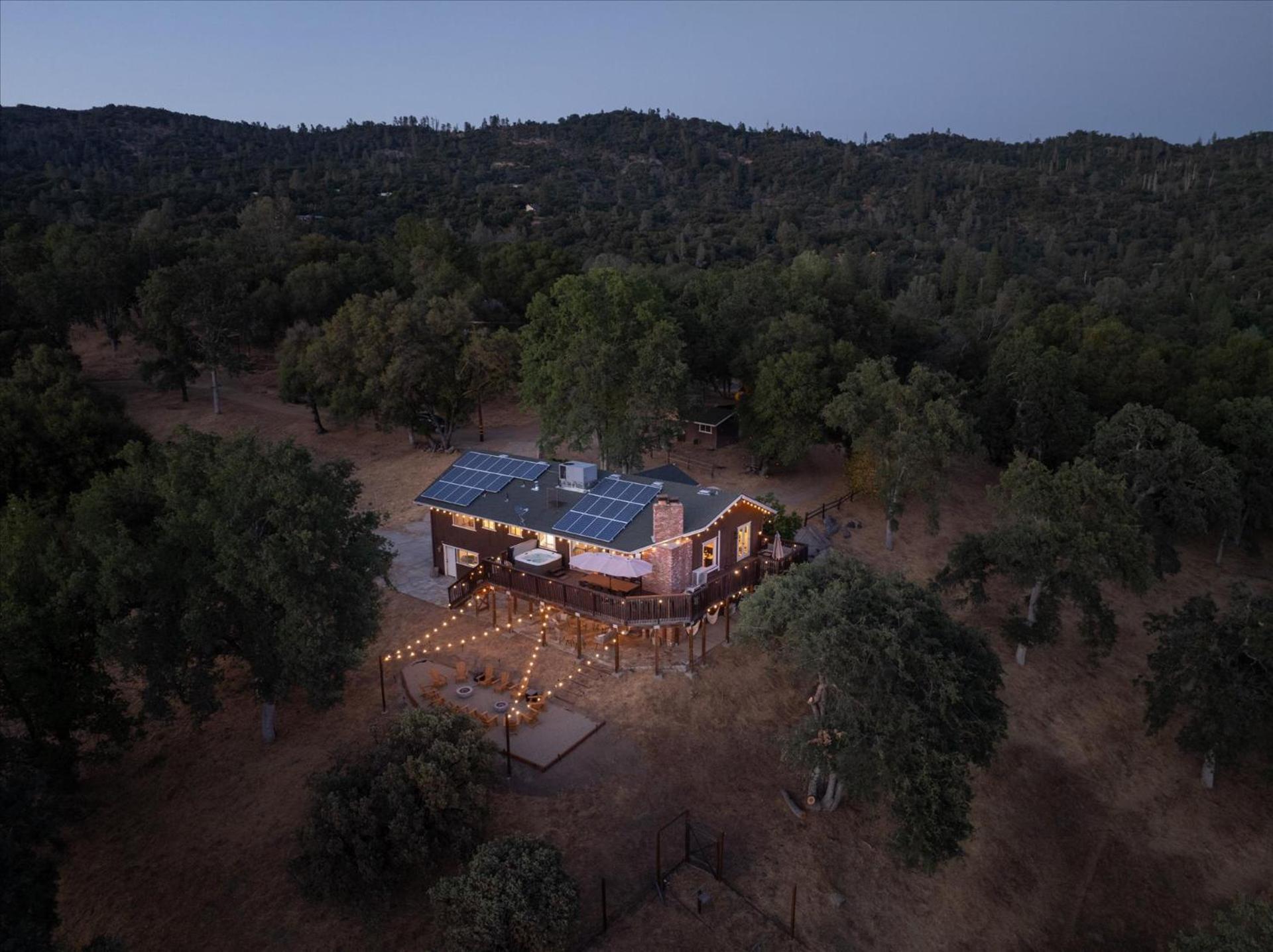Yosemite Lookout Lodge W/ Hot Tub, Firepits, Game Room, And More Oakhurst Exterior foto