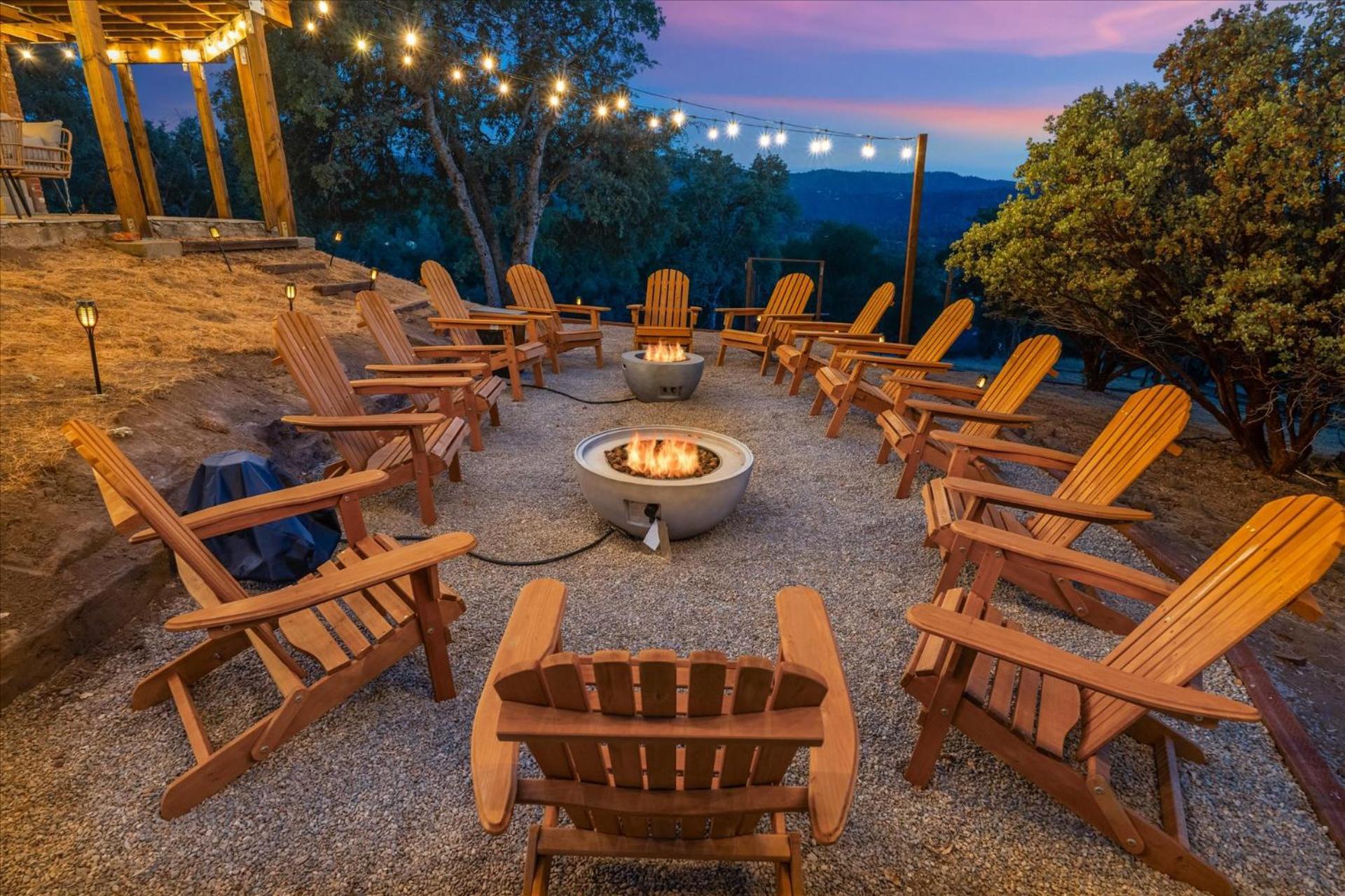 Yosemite Lookout Lodge W/ Hot Tub, Firepits, Game Room, And More Oakhurst Exterior foto